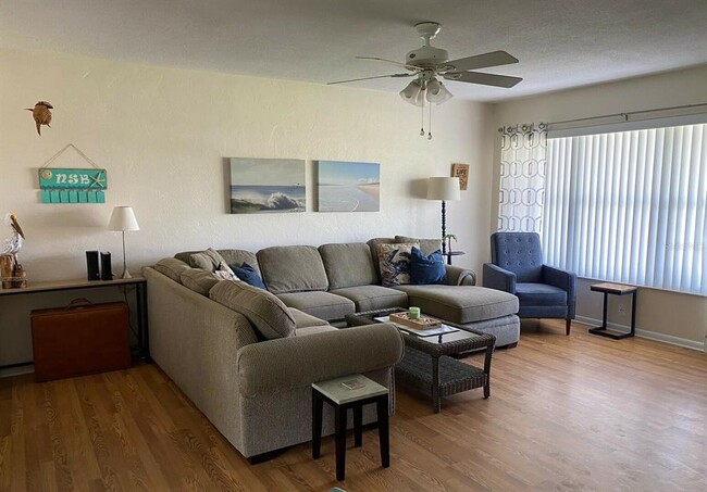 Photo - 811 E 18th Ave