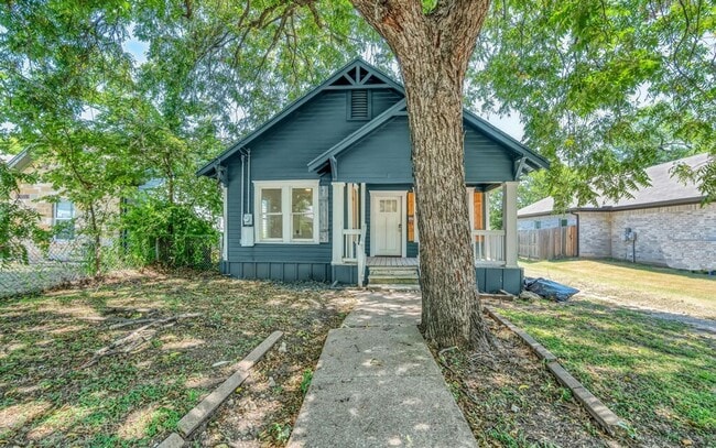 Building Photo - 909 N 10th St