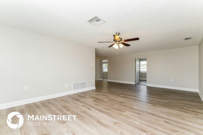 Photo - 9426 Legend Ln