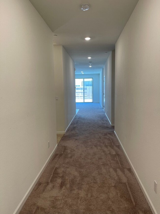 Photo - Large Clean Executive 4 Bedroom, 2.5 Bathroom, 2000 Sqft. Home for Lease