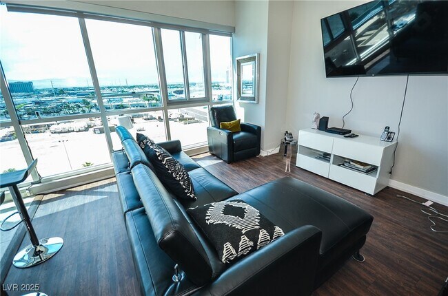 Building Photo - 4525 Dean Martin Dr Unit 910