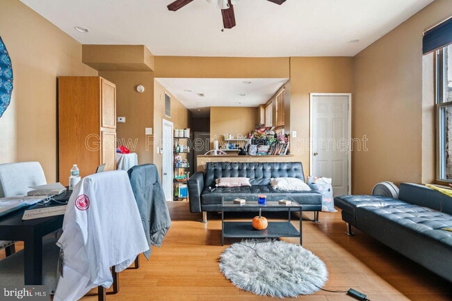 Photo - 1834 W Diamond St Unit 2