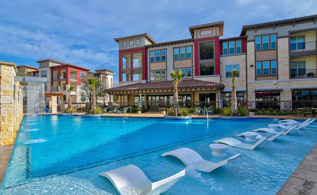 Luxurious Pool & Lounge Area - Park at Rialto Apartments