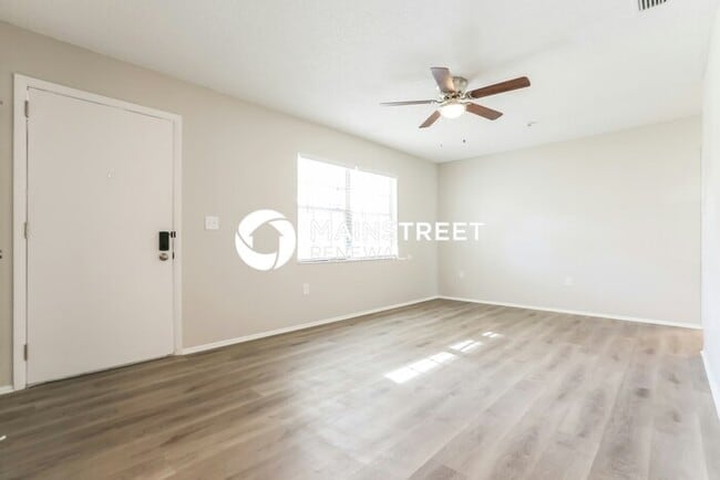 Photo - 3 Bedroom Pet-Friendly Home in VENICE, FL with Main Street Renewal