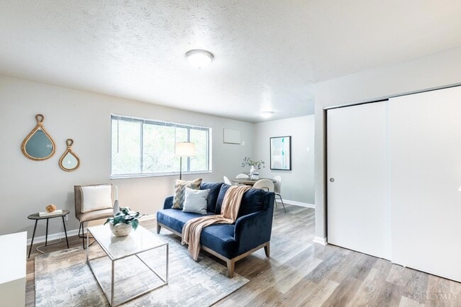 Photo - 2486 White St