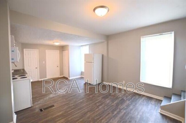 Photo - 1011 E Legrande Ave