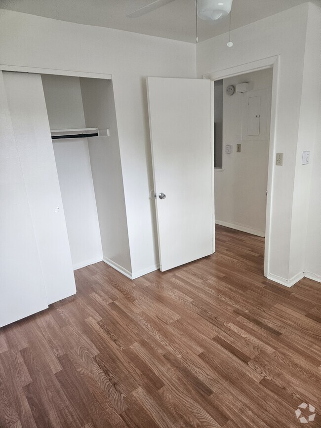 Building Photo - 3941 Zinsle Ave Unit 4 Rental