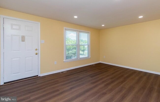 Building Photo - 7223 Havre Turn