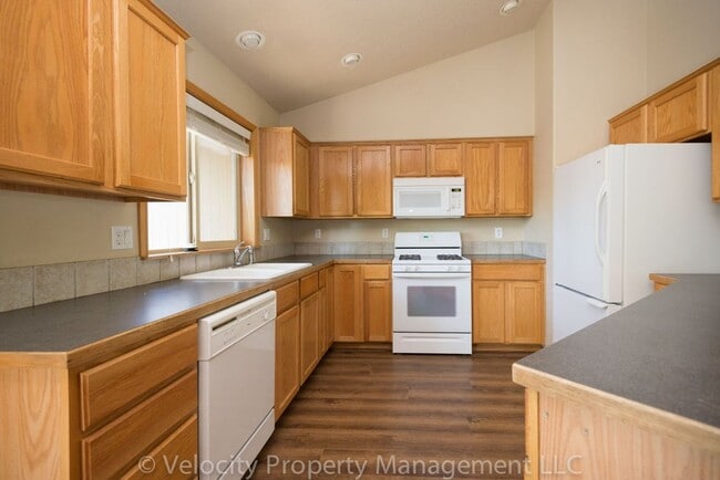 Photo - Light and bright 3 bedroom, 2 bath home - 1 dog considered!