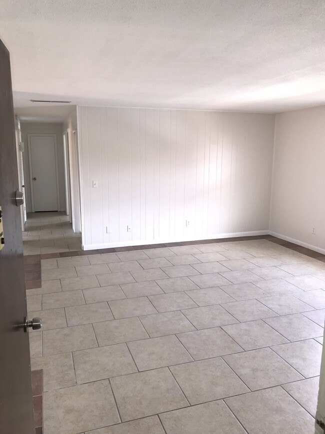 Photo - 1667 W Oak Ridge Rd Unit 1667 W Oak Ridge Road Apt D