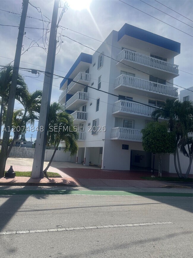 Photo - 8530 Byron Ave Unit 402