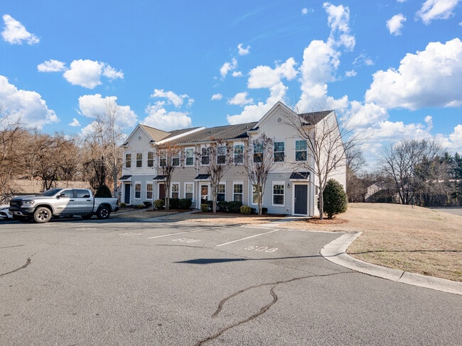 Photo - 608 Cahill Ln