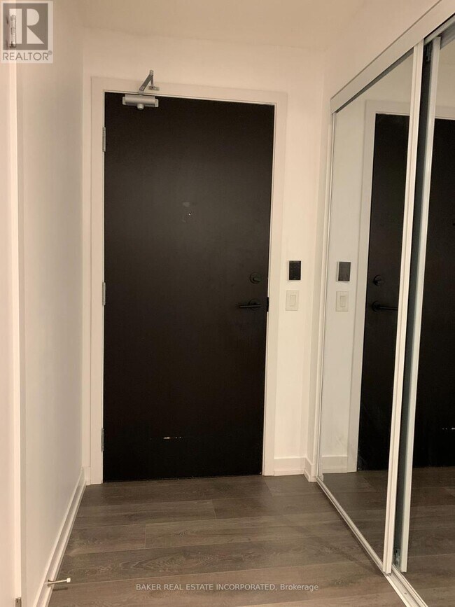 Photo - 125 Redpath Ave Unité 3012