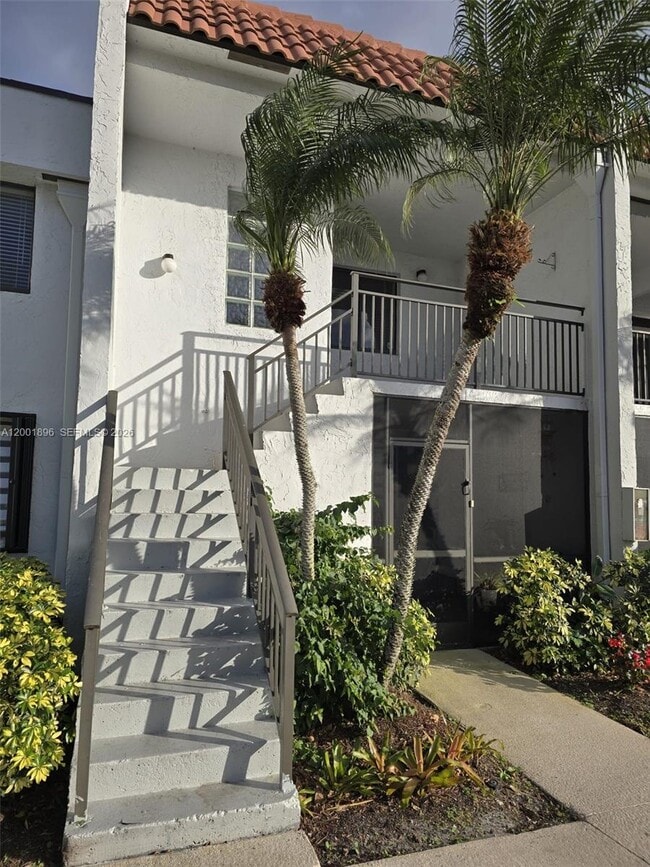 Photo - 310 Racquet Club Rd Unit 204