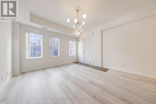 Photo - 11 Niagara St