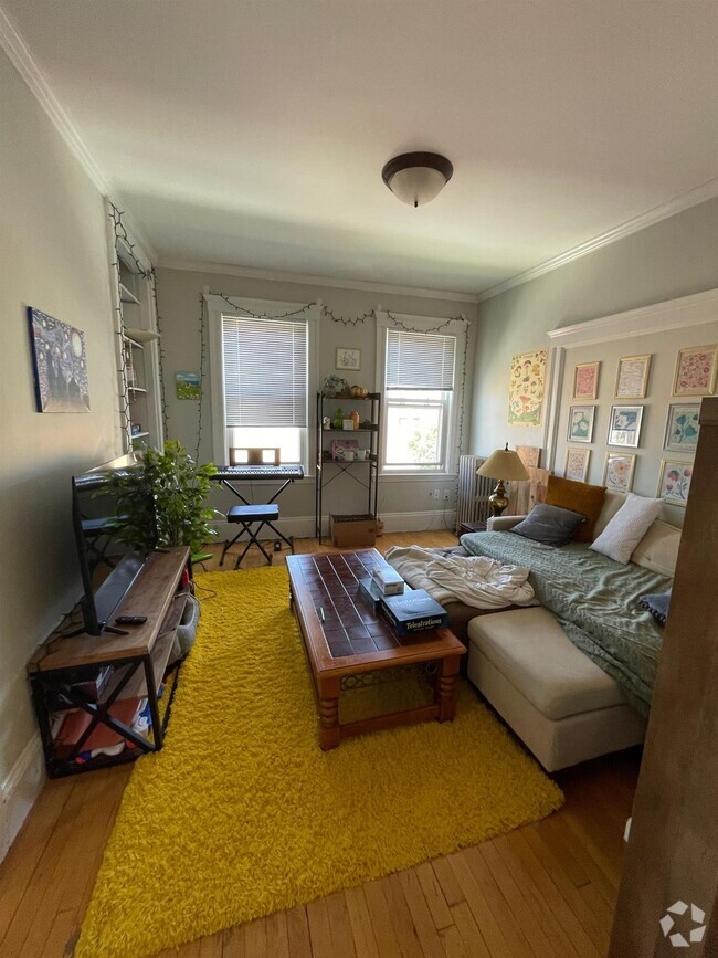 Building Photo - 15 Farragut Ave Unit 3 Rental