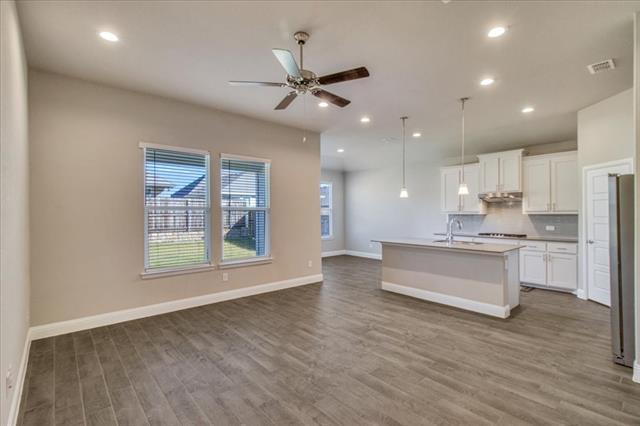 Photo - 2205 Blackcap St