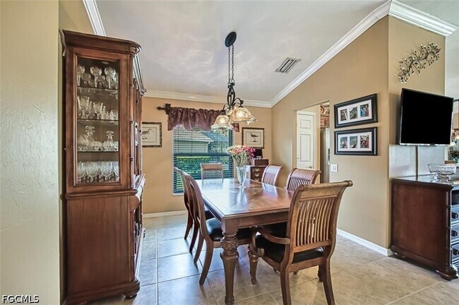 10092 Oakhurst Way