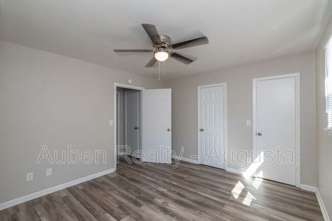 Photo - 1602 Johns Rd