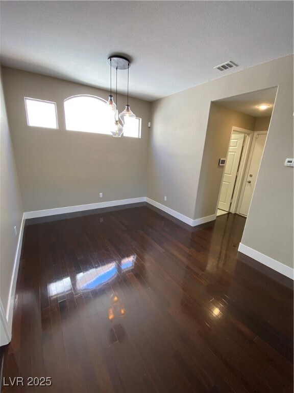 Building Photo - 2225 Warm Walnut Dr