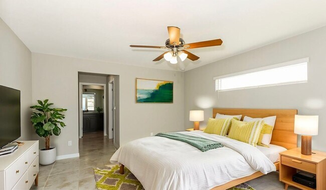 Photo - 4736 Manila Ave