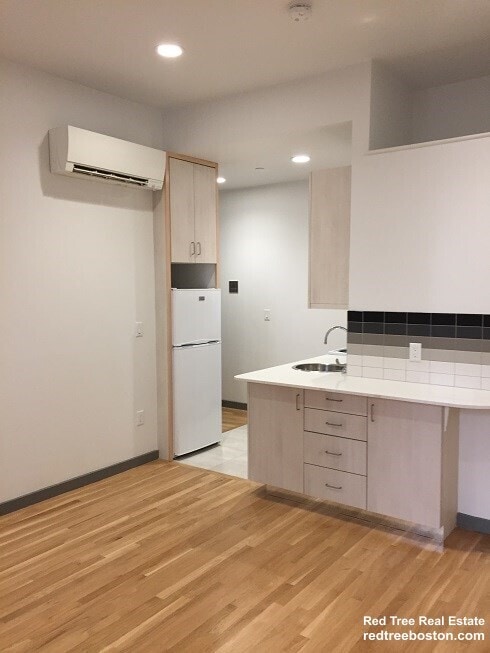 Photo - 144 Bowdoin St Unit 23