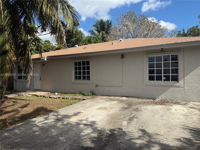 Photo - 1330 NW 7th Ct