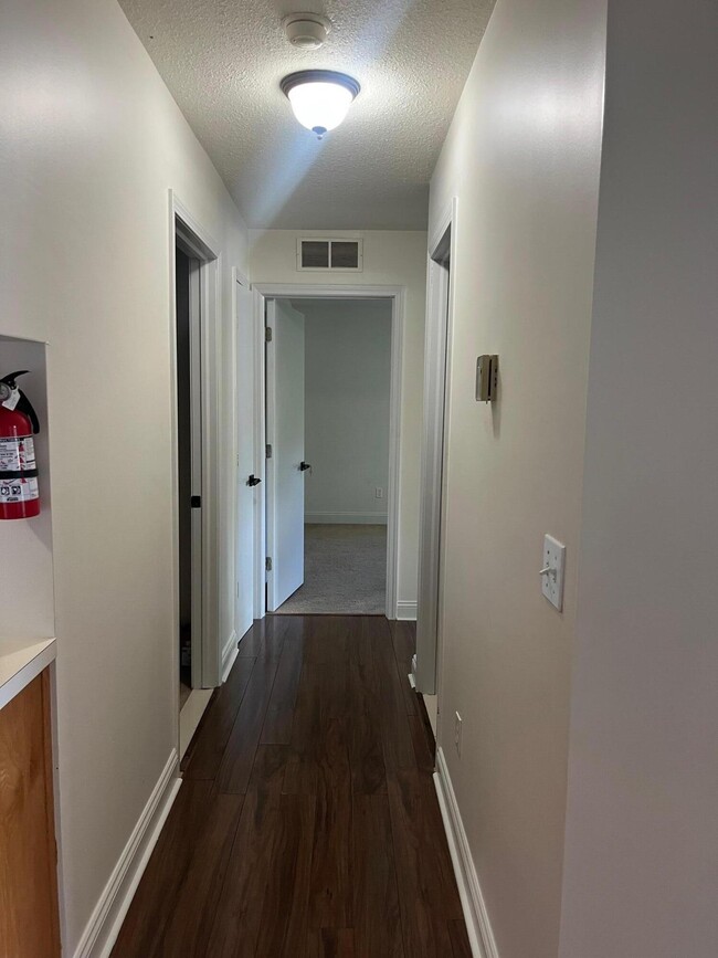 Photo - 2592 Eagles Cir Unit 4