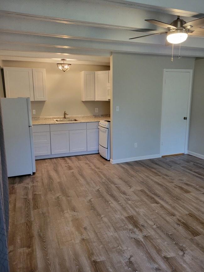 Photo - 5916 Lago Vista Way Unit B