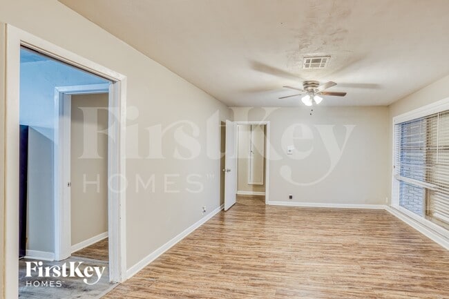 Photo - 1610 13th Ave N