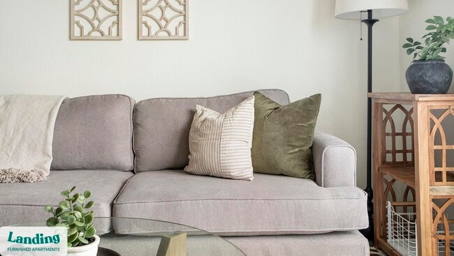 Photo - 4811 Woodrow Ave Unit 215.1405689