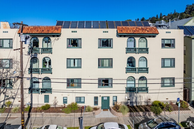 Building - Garden Court