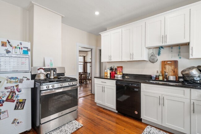 Photo - 124 Brooks St Unit 124 Brooks St