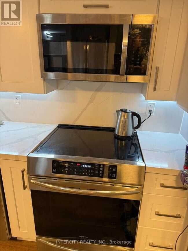 Photo - 222 Combe Ave