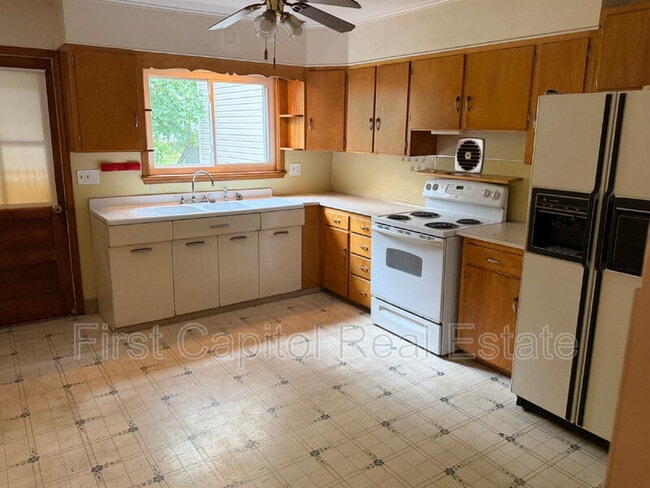 Photo - 1715 W Market St Unit Apt 2