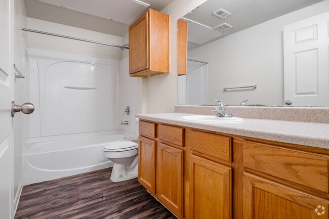 3BR, 2BA - 1182SF - Bathroom 1
