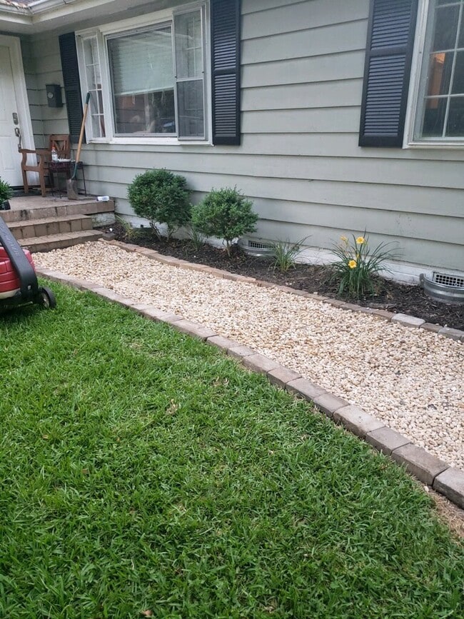 Photo - 1049 Woodland Dr