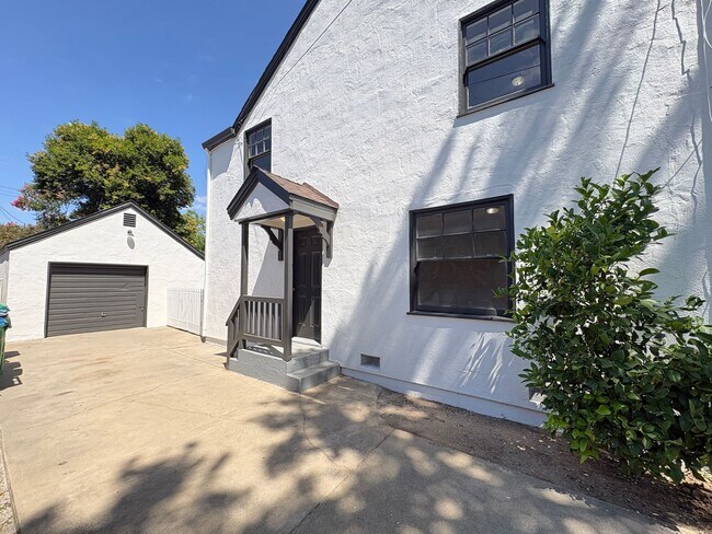 Photo - Charming Downton Lodi Home