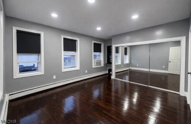 Photo - 343 3rd Ave W