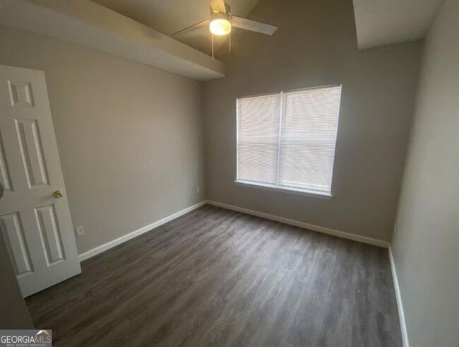 Photo - 230 Stirling Bridge Dr