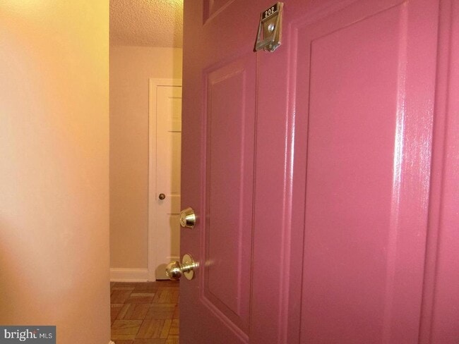 1734 W Abingdon Dr Unit 202