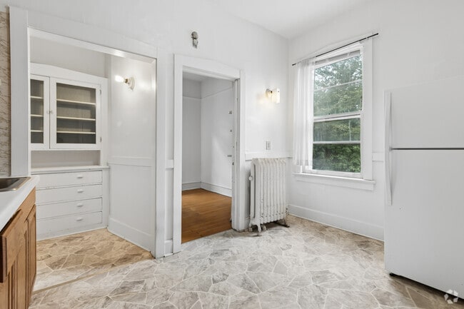 4BR, 1BA - 1,658SF - Kitchen