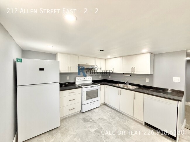 Photo - 212 Allen St E