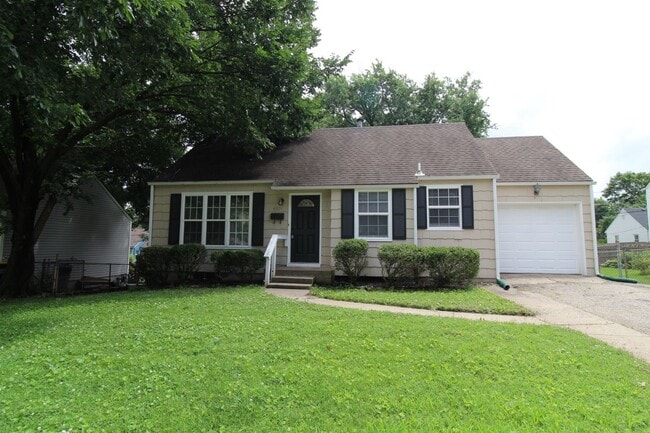Building Photo - 2 Bedroom 1 Bath Home in Roeland Park