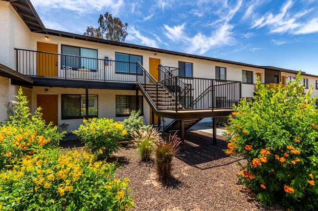 Upgraded One Bedroom, One Bathroom at 28 o... - Upgraded One Bedroom, One Bathroom at 28 o... Apartment Unit 16