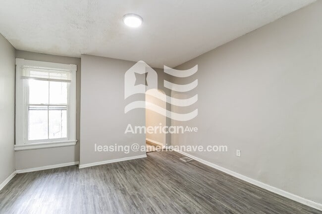 Photo - 29 E 13th St