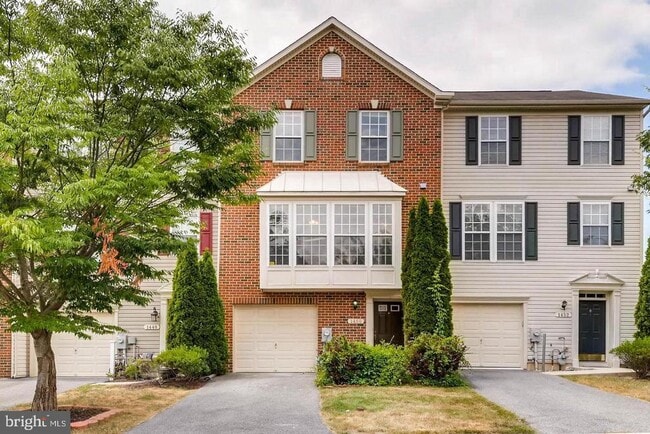Building Photo - 1450 Pangbourne Way Rental