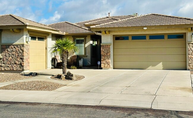 Photo - 372 W Aster Dr House