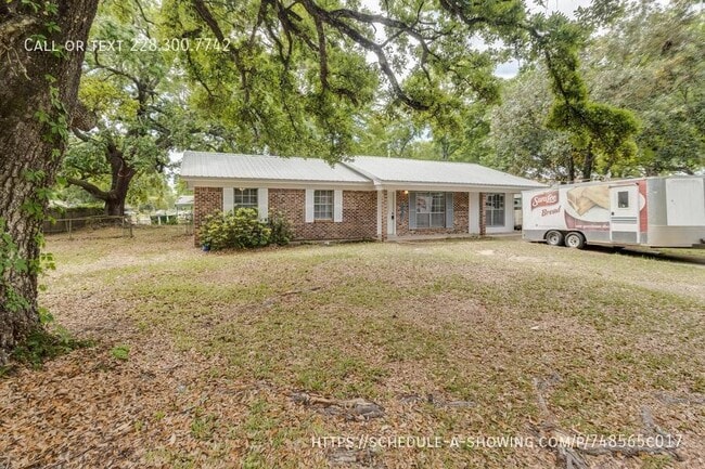 Building Photo - 16201 Cervantes Ct