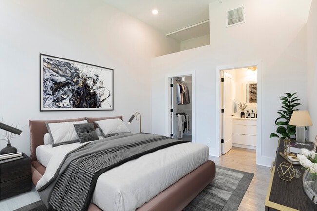 Bedroom with on-suite and walk-in closet